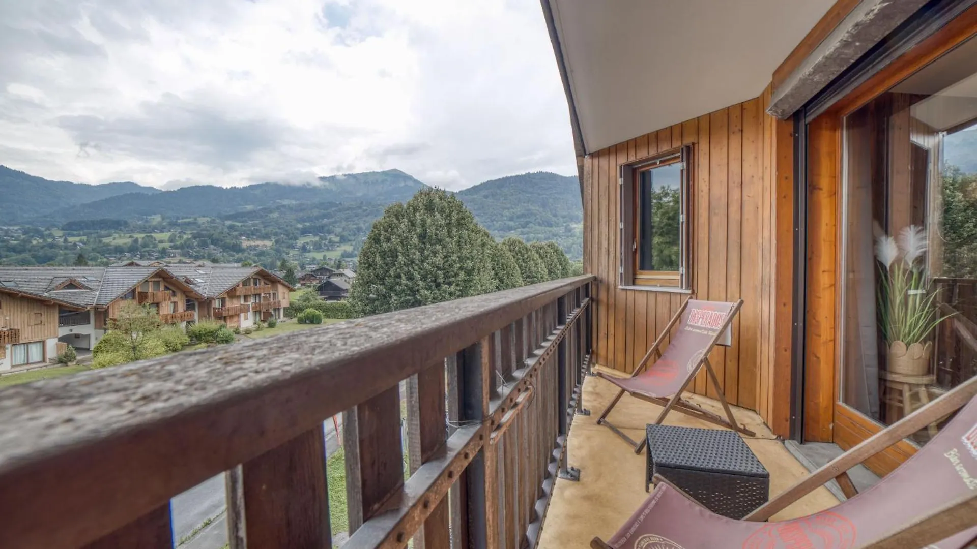 Charmant Appartement Avec Balcon Et Commodites Modernes Samoens Apartment